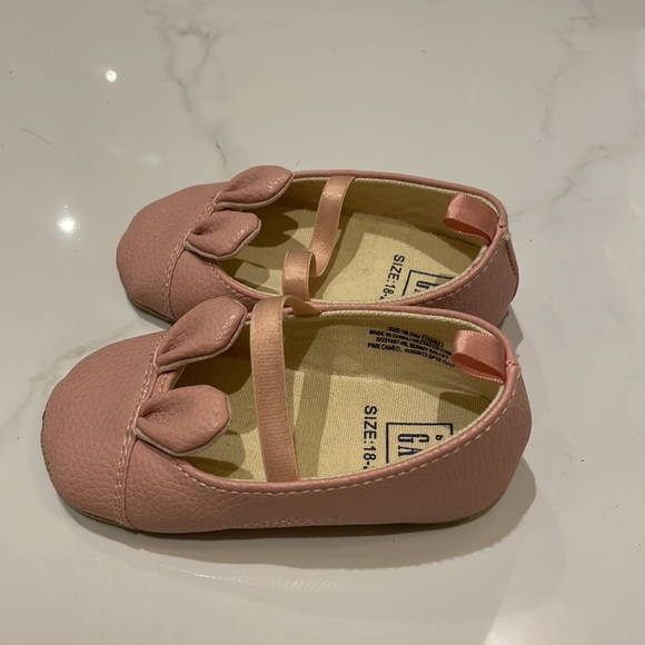 Baby gap girls bunny flats - Picture 2 of 3